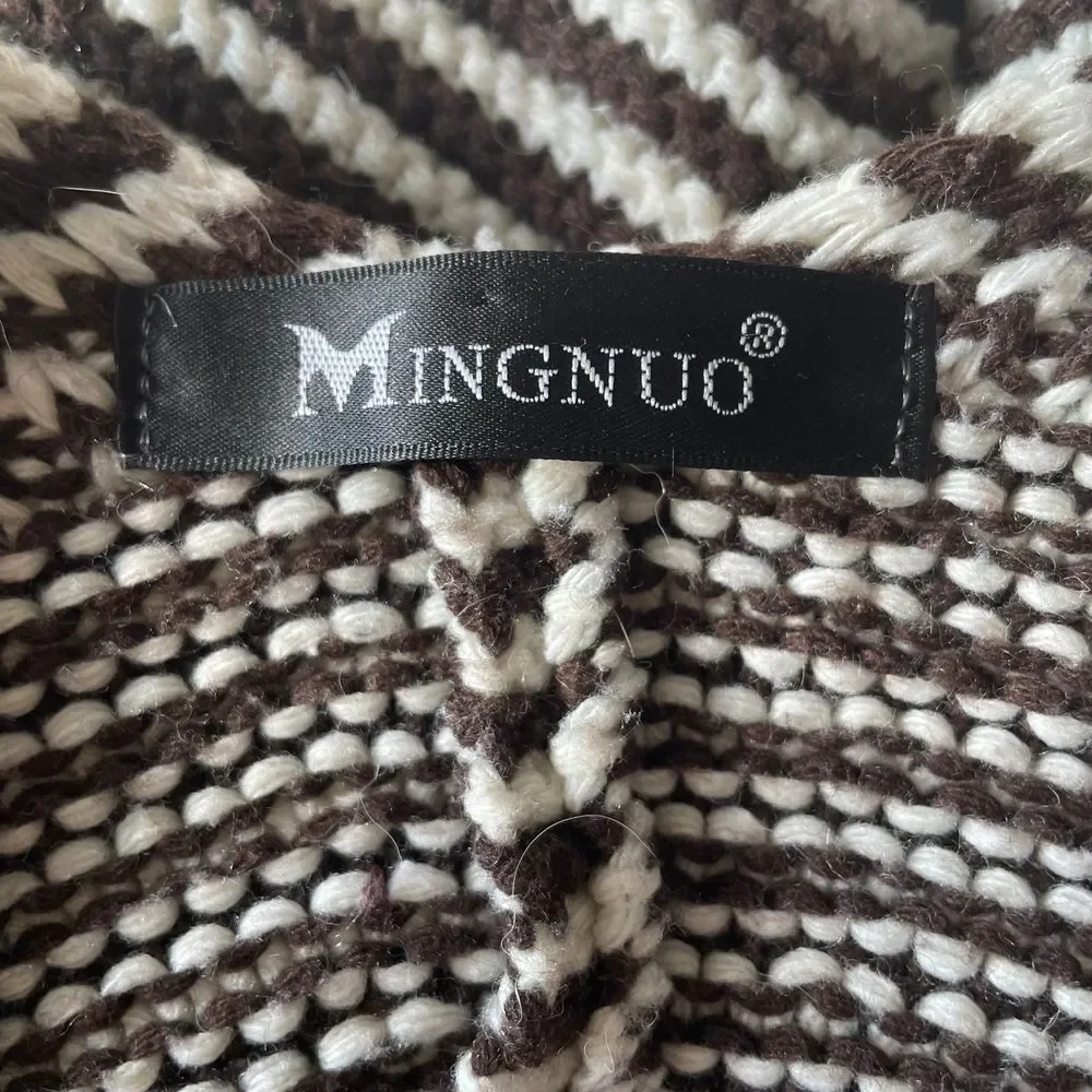 Mingnuo women's large chunky striped cropped brown beige button cardigan sweater